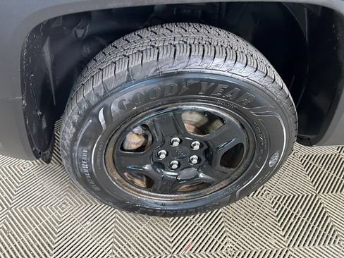 Used 2021 Jeep Renegade Sport AWD/4WD image 11