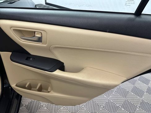 Used 2015 Toyota Camry XLE FWD image 17