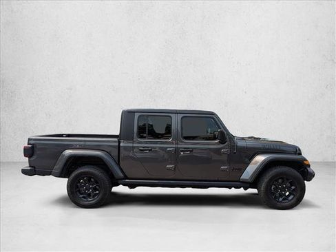 Used 2023 Jeep Gladiator Sport AWD/4WD image 4
