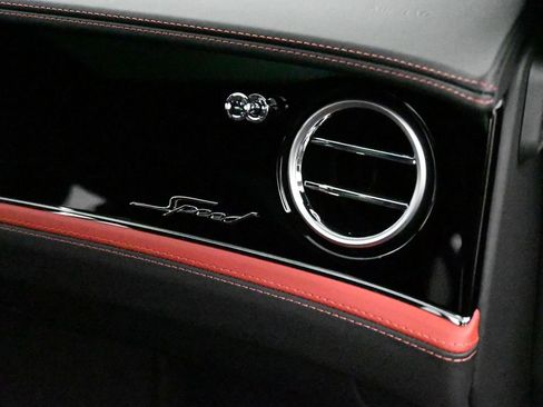 Used 2024 Bentley Flying Spur W12 image 35