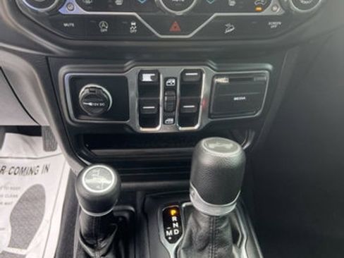 Used 2021 Jeep Wrangler Unlimited Sport image 15