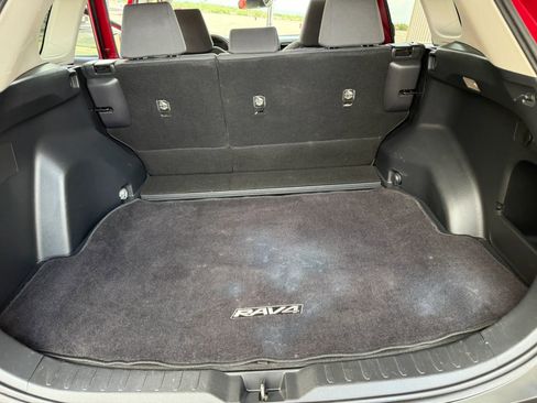 Used 2019 Toyota RAV4 XLE w/ Carpet Mat Package image 24