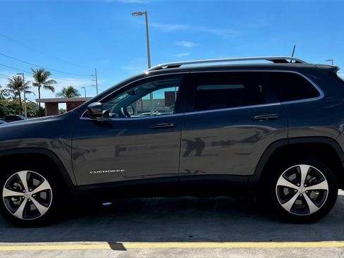 Used 2021 Jeep Cherokee Limited w/ Elite Package image 2