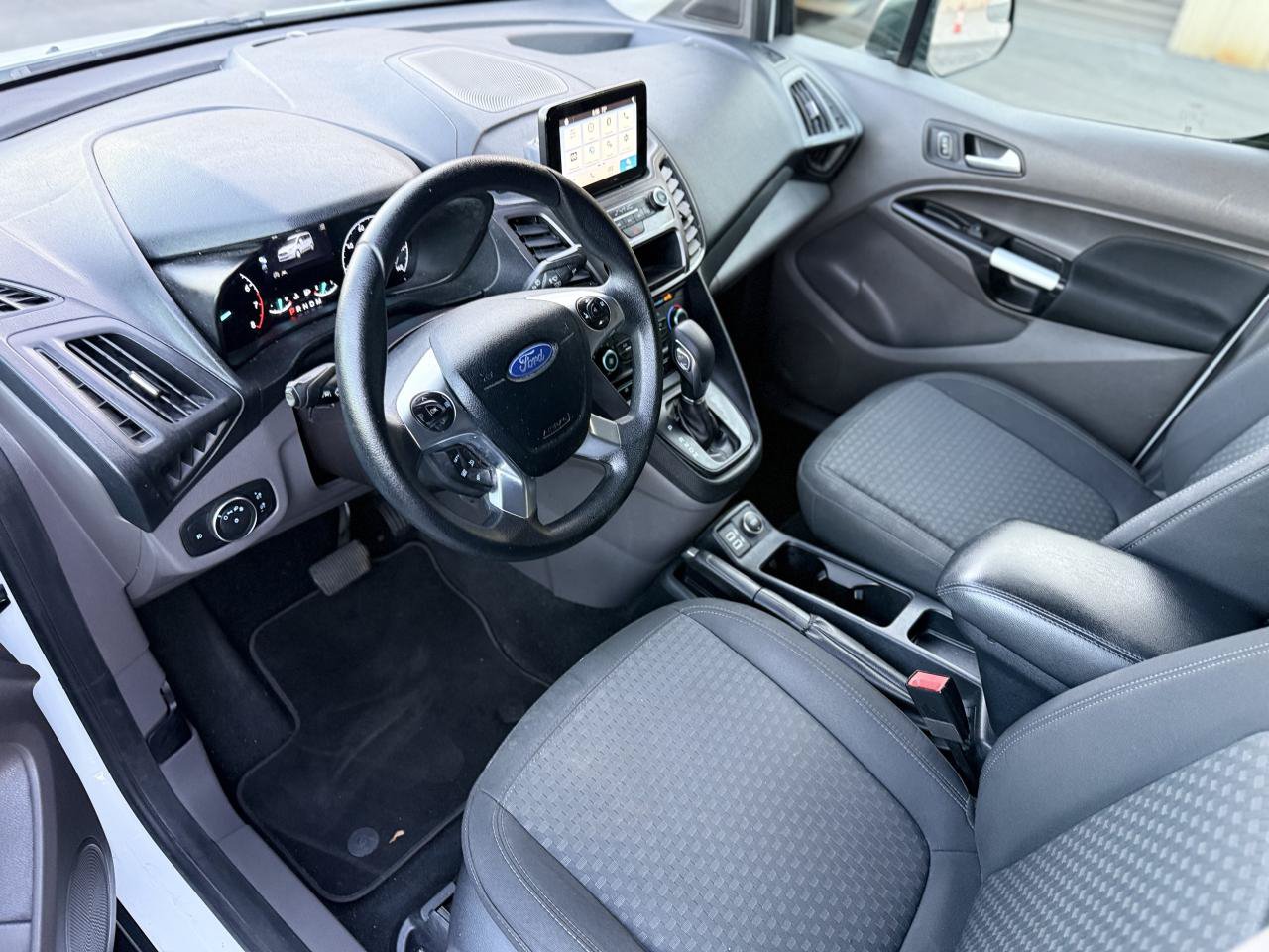 Used 2020 Ford Transit Connect XLT FWD image 12