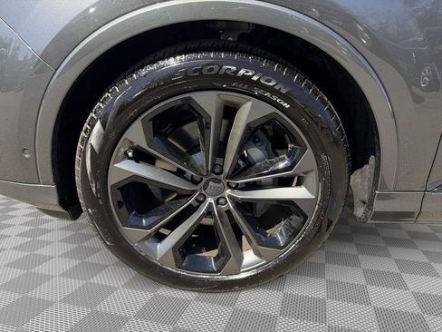 New 2026 Audi Q7 3.0T Premium Plus AWD/4WD image 8
