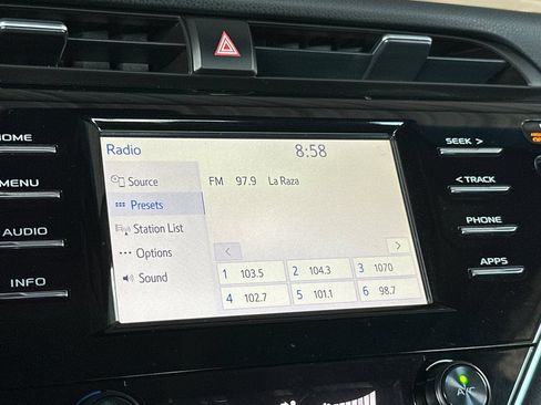 Used 2018 Toyota Camry SE FWD image 18