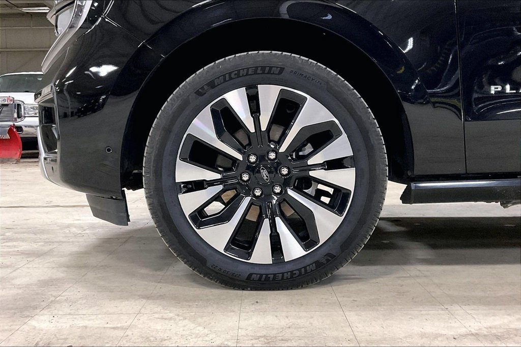 Certified 2025 Ford Expedition Max Platinum w/ Driver's Package AWD/4WD image 9