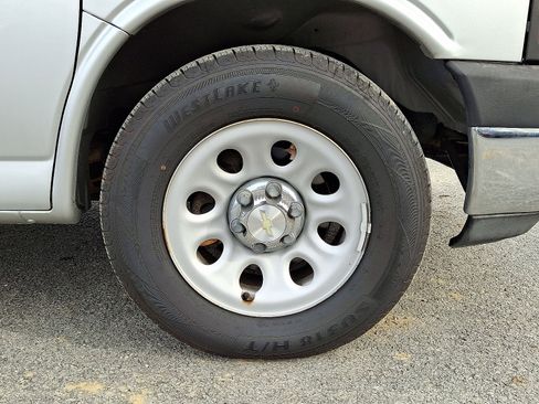 Used 2014 Chevrolet Express 1500 LT w/ LT Preferred Equipment Group image 9