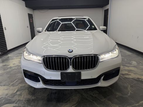Used 2018 BMW 750Li xDrive AWD/4WD image 11