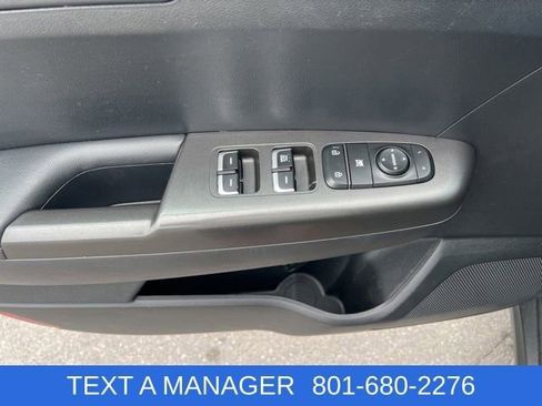 Used 2022 Kia Sportage LX AWD/4WD image 13