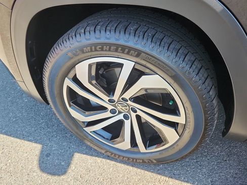 Used 2022 Volkswagen Atlas SEL AWD/4WD image 18