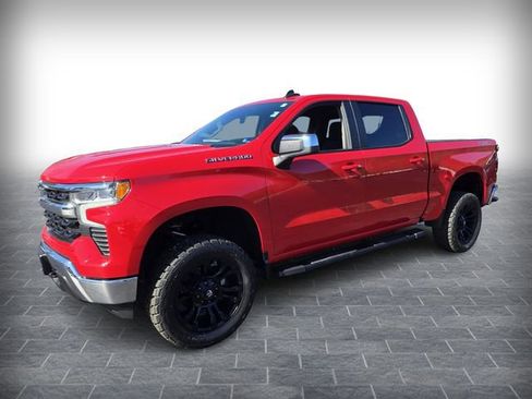 Used 2025 Chevrolet Silverado 1500 LT AWD/4WD image 3