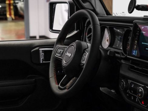 Used 2024 Jeep Wrangler Unlimited Rubicon image 21