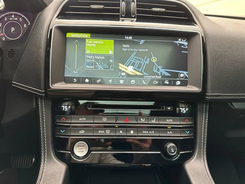 Used 2020 Jaguar F-PACE S image 40