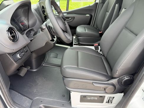 New 2025 Mercedes-Benz Sprinter 2500 image 11