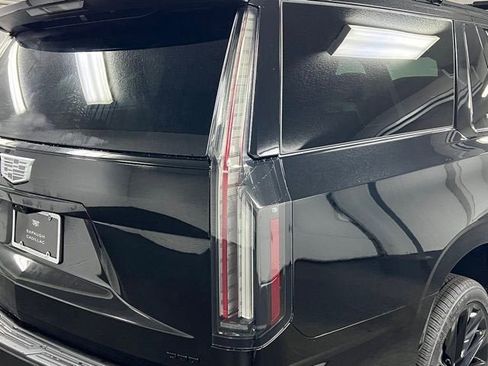 New 2025 Cadillac Escalade ESV Sport Platinum w/ LPO, ONYX Package image 11
