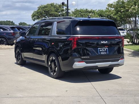 New 2026 Kia Carnival EX FWD image 3
