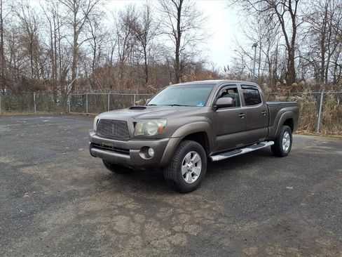 Used 2010 Toyota Tacoma Base V6 image 3