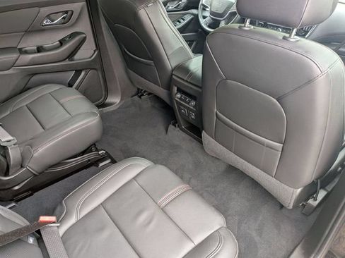 Used 2023 Chevrolet Traverse RS w/ LPO, Floor Liner Package FWD image 32