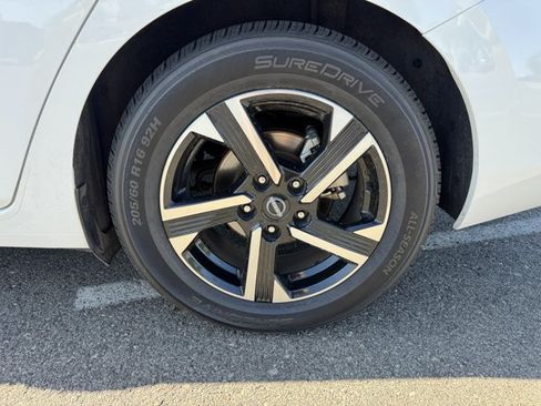 Used 2024 Nissan Sentra SV FWD image 19