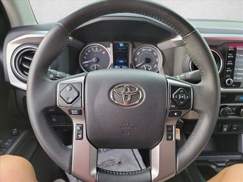 Used 2022 Toyota Tacoma SR5 RWD image 18