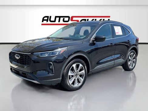 Used 2024 Ford Escape Platinum w/ Premium Technology Package AWD/4WD image 3