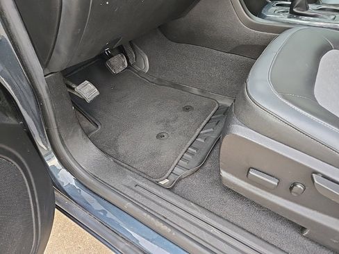 Used 2020 Chevrolet Colorado Z71 image 47