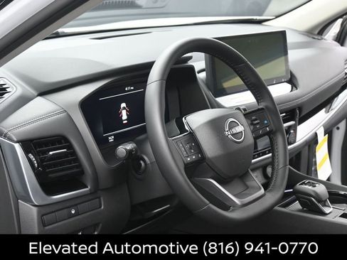 Certified 2025 Nissan Rogue SL AWD/4WD image 14