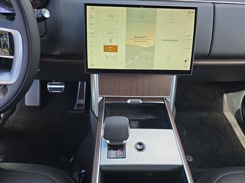 New 2025 Land Rover Range Rover SE image 22