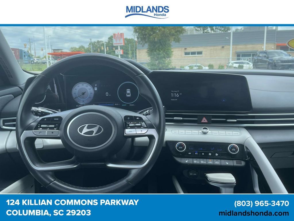 Used 2024 Hyundai Elantra Limited FWD image 12