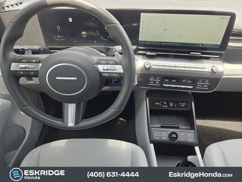 Used 2025 Hyundai Kona Limited FWD image 29