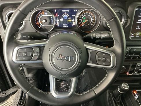 Used 2021 Jeep Wrangler Unlimited Sahara w/ Uconnect 4C Nav & Sound Group AWD/4WD image 16