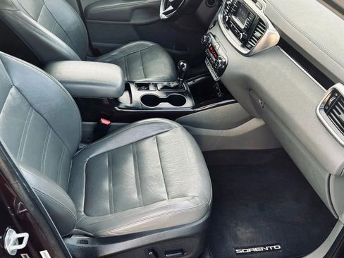 Used 2016 Kia Sorento EX w/ EX Premium Package image 22