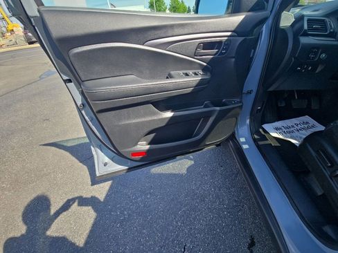 Used 2023 Honda Passport EX-L image 12