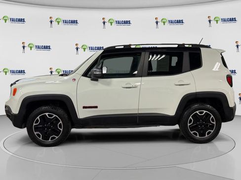 Used 2016 Jeep Renegade Trailhawk image 2