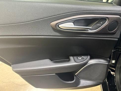 Used 2020 Alfa Romeo Giulia Ti AWD/4WD image 19