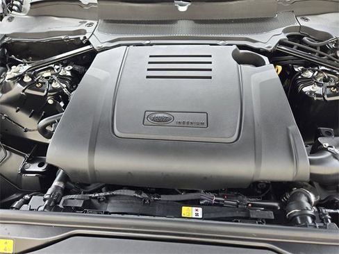 New 2025 Land Rover Discovery S image 21