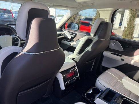 Used 2023 Lincoln Aviator Black Label w/ Class IV Trailer Tow Package image 25