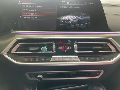 Used 2021 BMW X6 xDrive40i w/ M Sport Package image 11