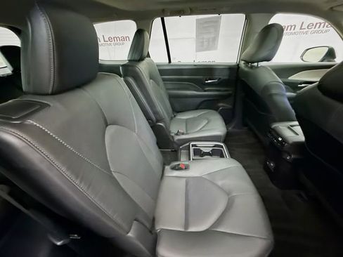 Used 2024 Toyota Grand Highlander AWD image 29