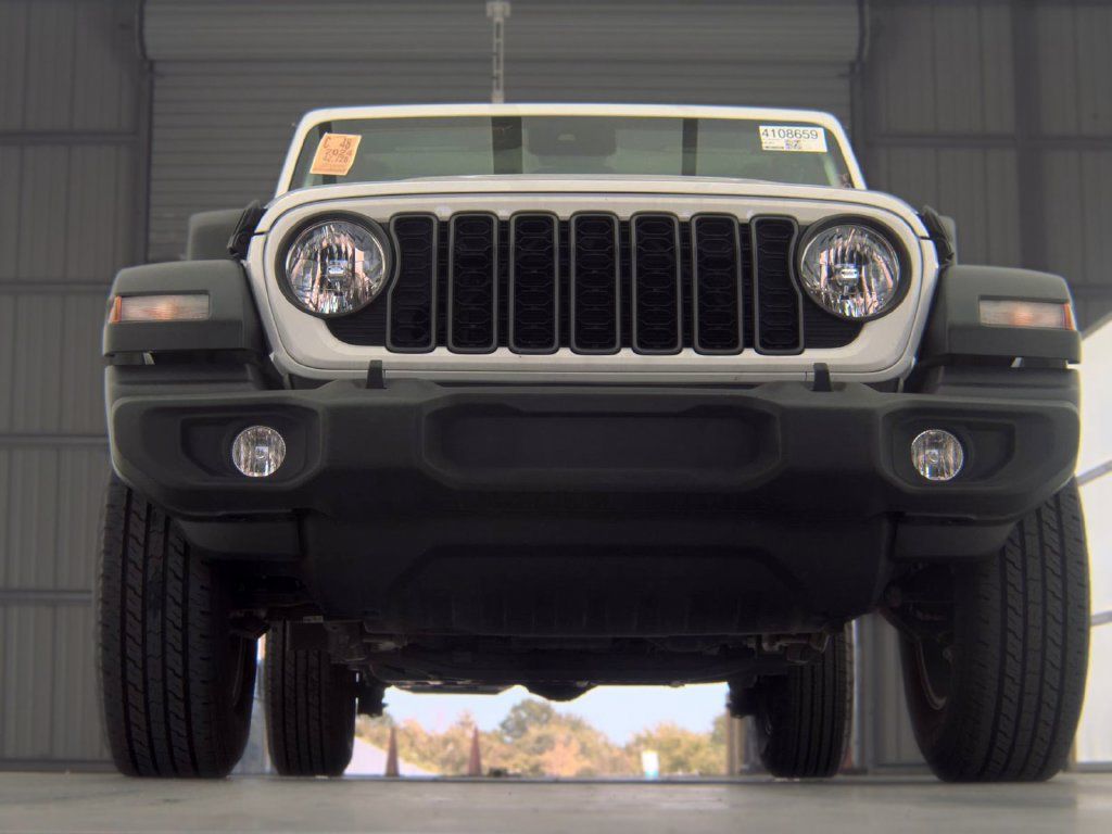 Used 2024 Jeep Wrangler Unlimited Sport AWD/4WD image 3