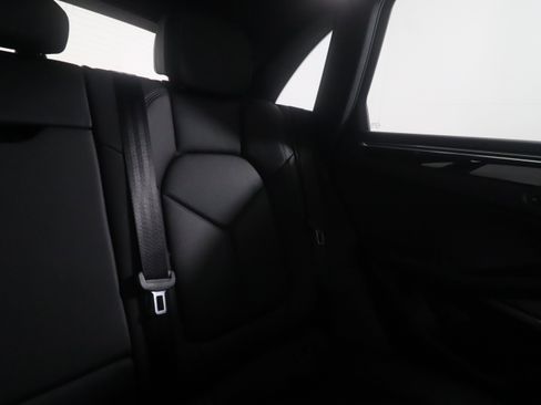 Used 2021 Porsche Macan image 15