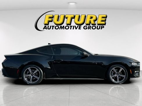Certified 2024 Ford Mustang Coupe RWD image 2