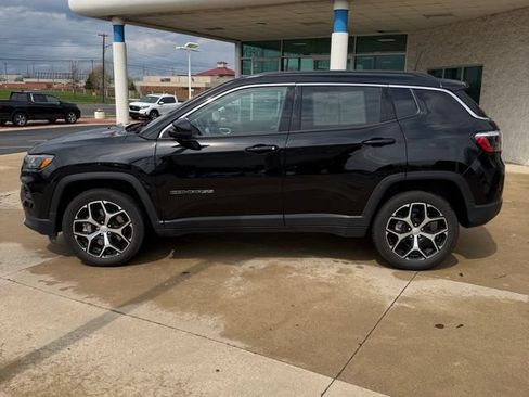 Used 2024 Jeep Compass Limited AWD/4WD image 2