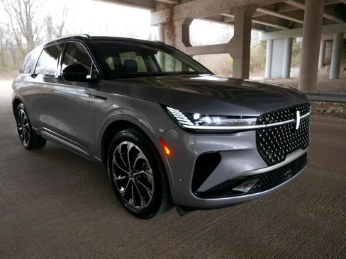 Used 2024 Lincoln Nautilus Reserve image 40