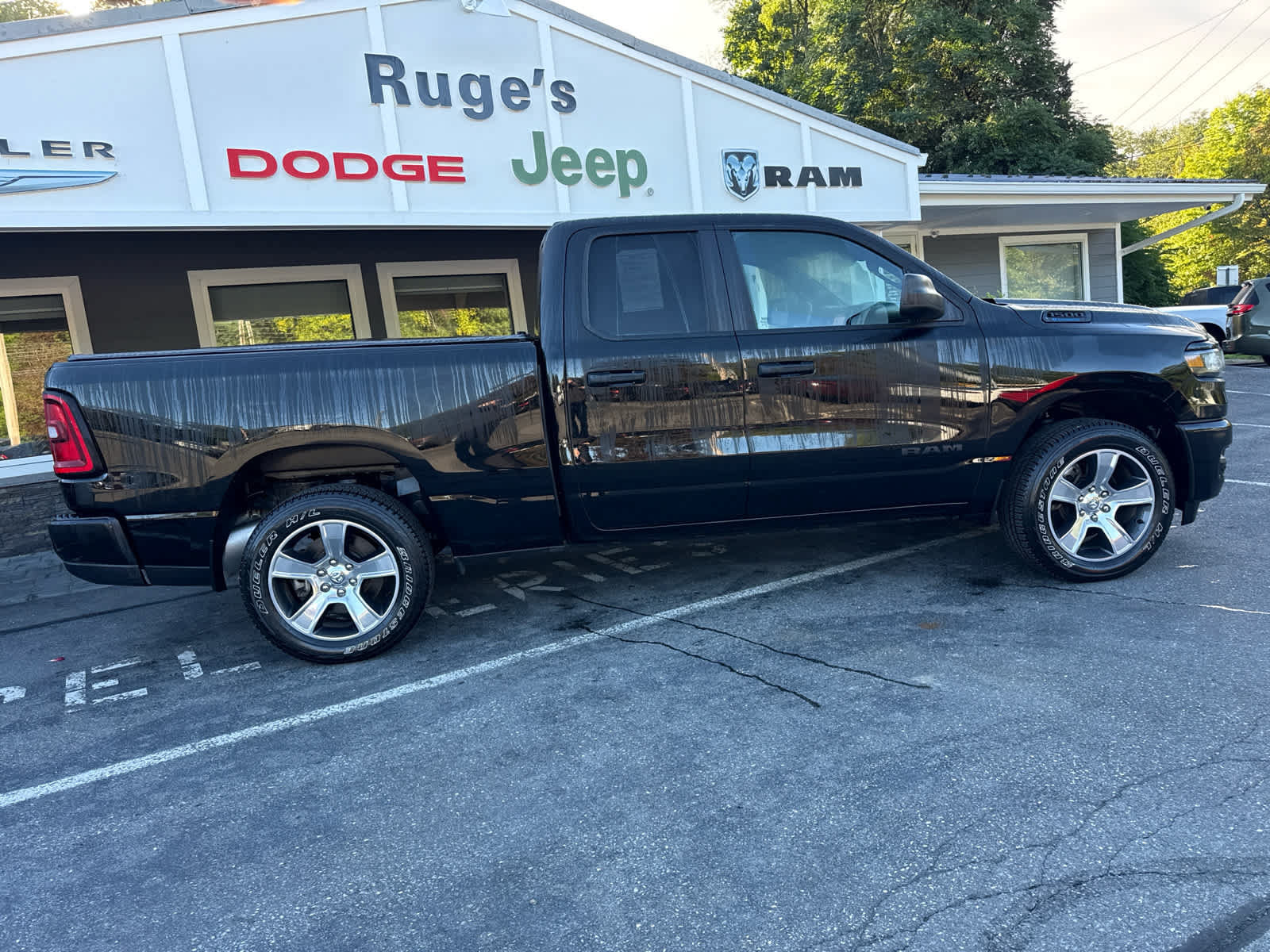 Used 2025 RAM 1500 Tradesman AWD/4WD image 2