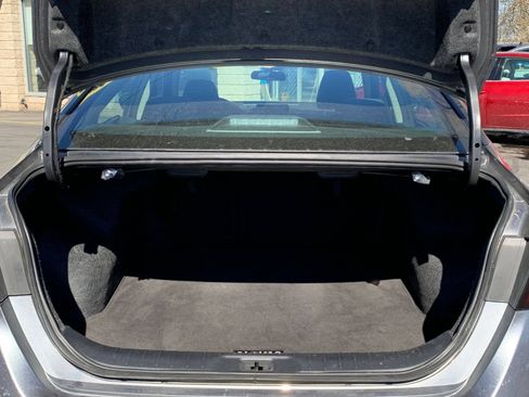Used 2025 Nissan Altima 2.5 SV FWD image 32