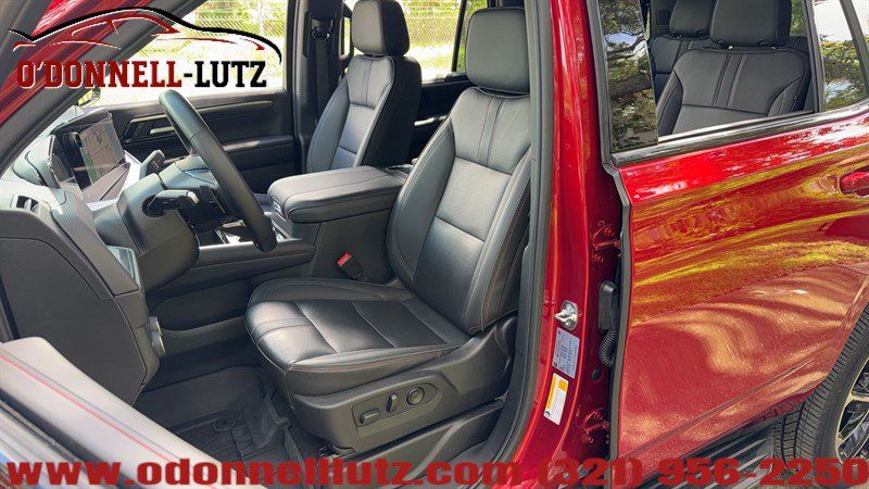 Used 2025 Chevrolet Tahoe RST w/ Comfort Package AWD/4WD image 9