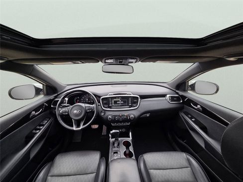 Used 2018 Kia Sorento SX image 33