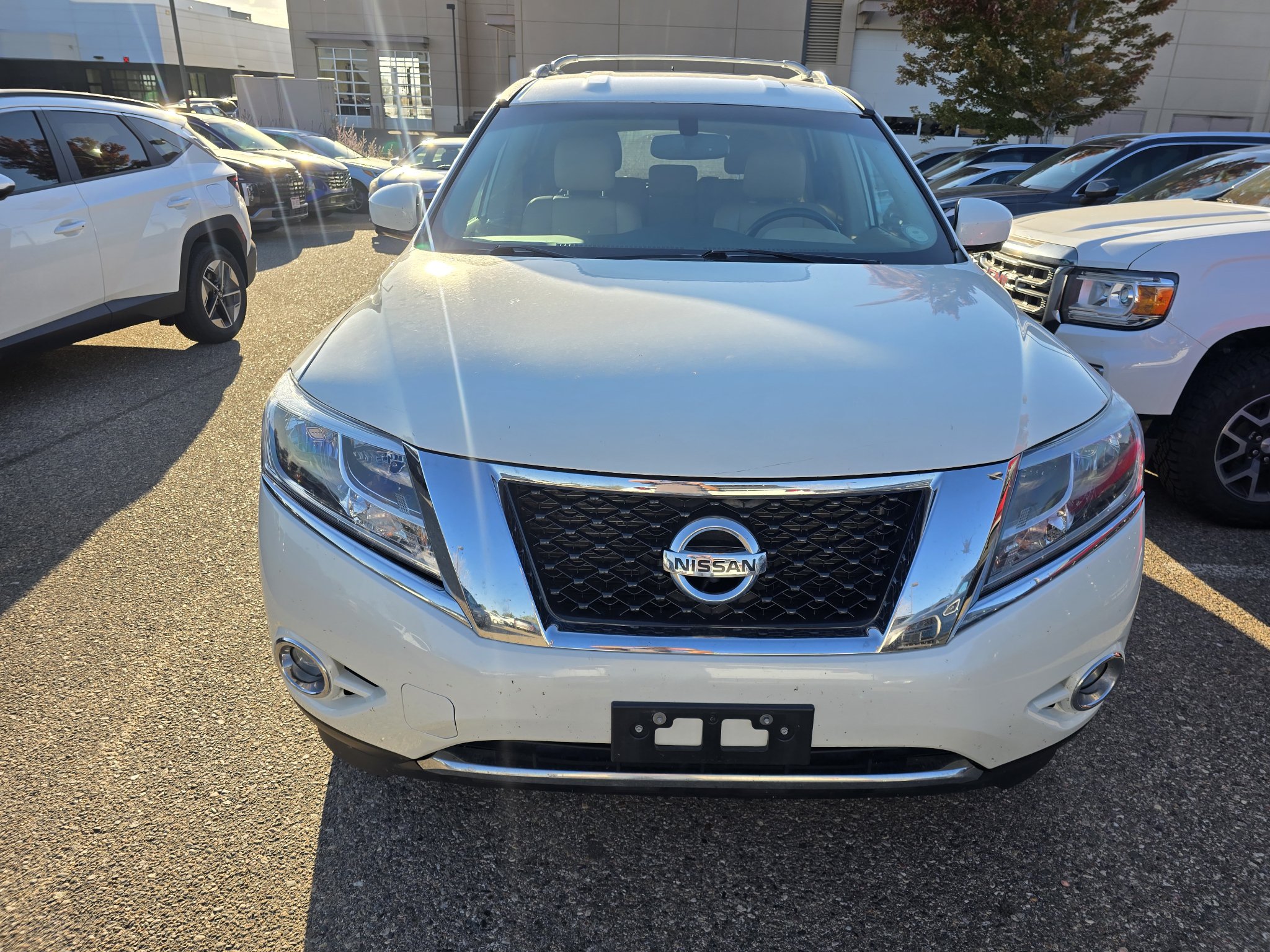 Used 2016 Nissan Pathfinder SL w/ SL Tech Package AWD/4WD image 8